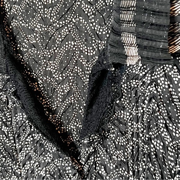 SZ M Alberto Makali Black & White Pattern Top - Picture 3 of 8